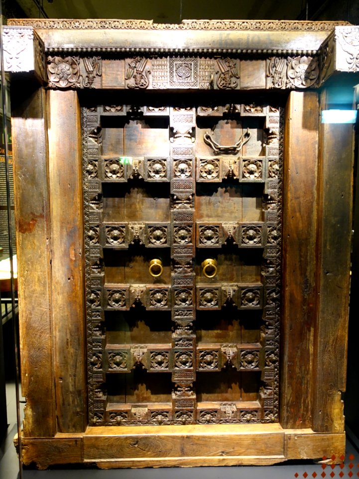 Door, Daman, India, 17th-18th century, teak with polychrome, bronze, iron - Museu do Oriente - Lisbon, Portugal - DSC06638