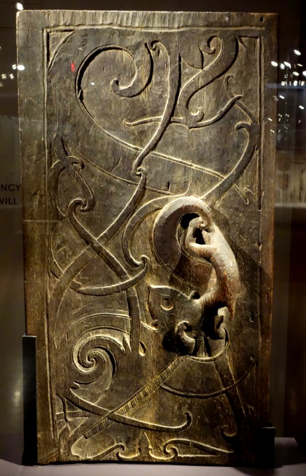 Door, Indonesia, island of Kalimantan (Borneo), Mahakam River, Kenyah-Kayan tribal complex, Dayak people, 19th to early 20th century, wood and operculum shell - De Young Museum - DSC01131