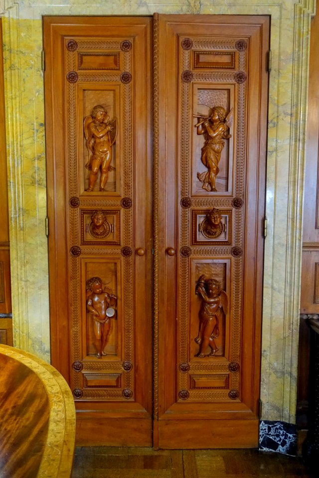 Door 2, carving by Vincenzo Favenza, Venice, 1849-1853, after Donatello's High Altar in the Santo of Padua, boxwood - Dining Room - Kingston Lacy - Dorset, England - DSC03450