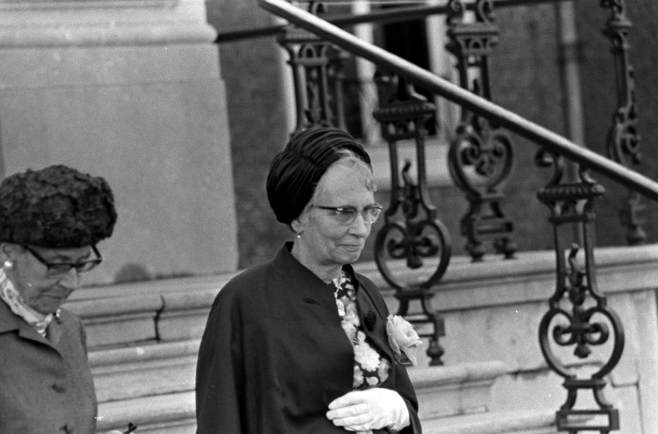 Doop Willem Alexander. Mevrouw Von Amsberg-von dem Bussche-Haddenhausen, Bestanddeelnr 920-6618