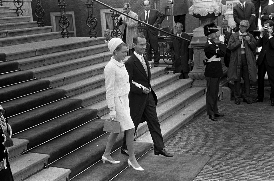 Doop Willem Alexander . Vertrek prinses Irene en prins Carlos, Bestanddeelnr 920-6614