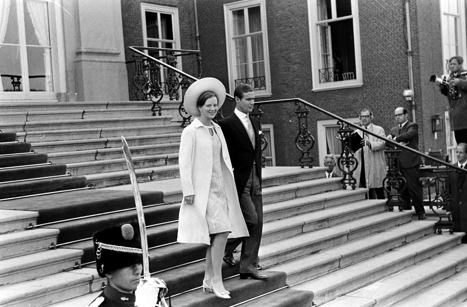 Doop Willem Alexander . Prinses Margrethe (Denemarken) en prins Henrik bij vertr, Bestanddeelnr 920-6613