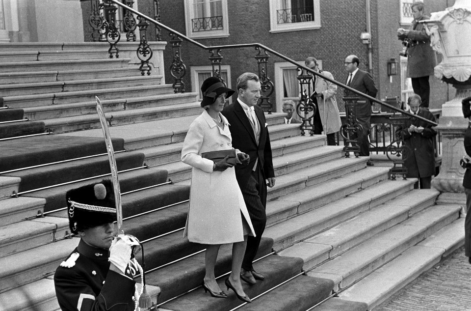 Doop Willem Alexander . Nummer 35 Dr. P. Ahrens en mevrouw Ahrens Von, Bestanddeelnr 920-6625