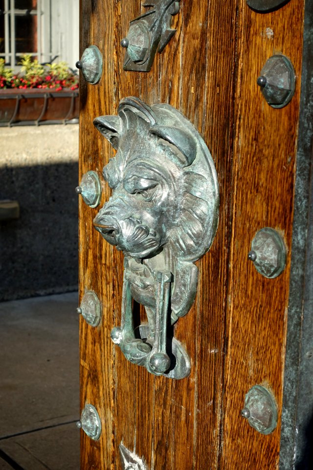 Door knocker, Somerset Club - Beacon Hill - Boston, MA - DSC02289