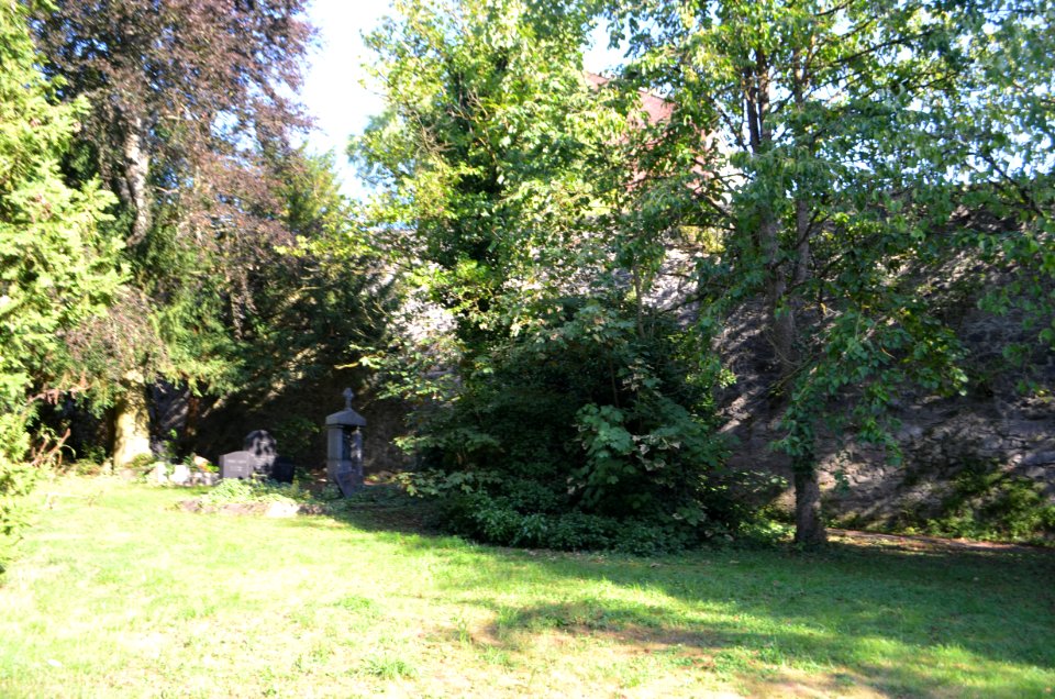 Diez, Robert-Heck-Park, Grabstein (6)