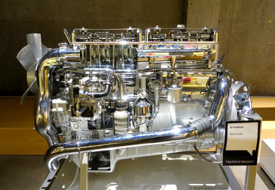Diesel engine - Tekniska museet - Stockholm, Sweden - DSC01486