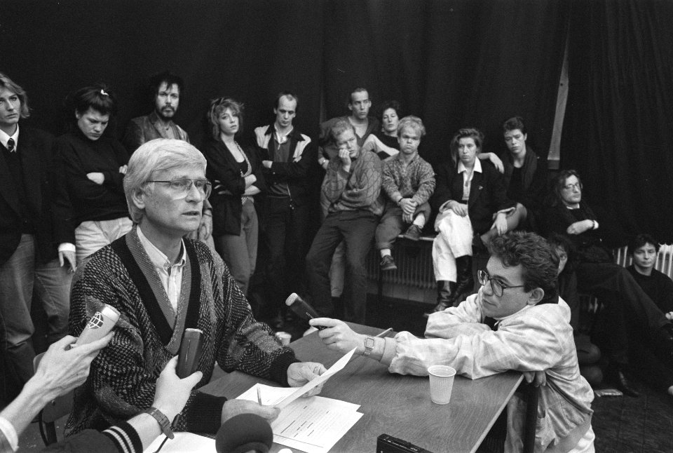 Dir. Adamse Theaterschool maakt bekend dat het omstreden stuk Het vuil, de stad, Bestanddeelnr 934-1349