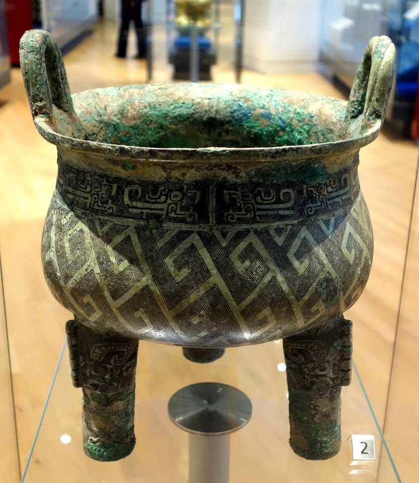 Ding (cooking vessel), China, Shang dynasty, 1300-1046 BC, bronze - Royal Ontario Museum - DSC03993