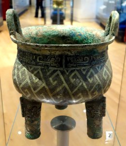 Ding (cooking vessel), China, Shang dynasty, 1300-1046 BC, bronze - Royal Ontario Museum - DSC03993