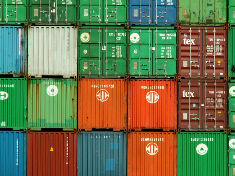 Different colored containers pic2