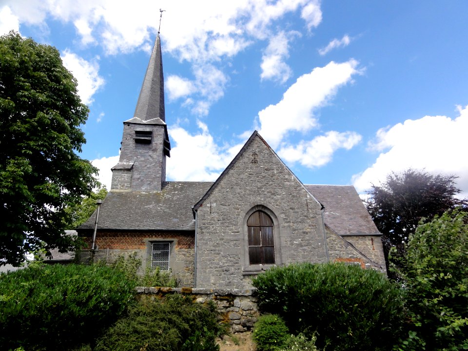 Dimechaux (Nord, Fr) église, vue latérale