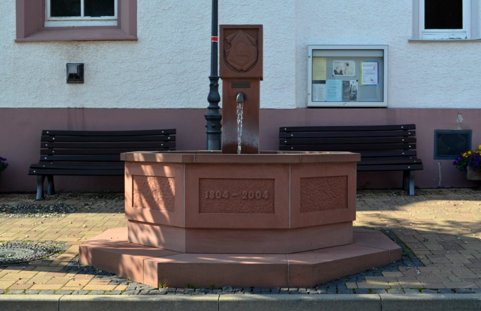 Dillingen, Dillinger Straße, Brunnen