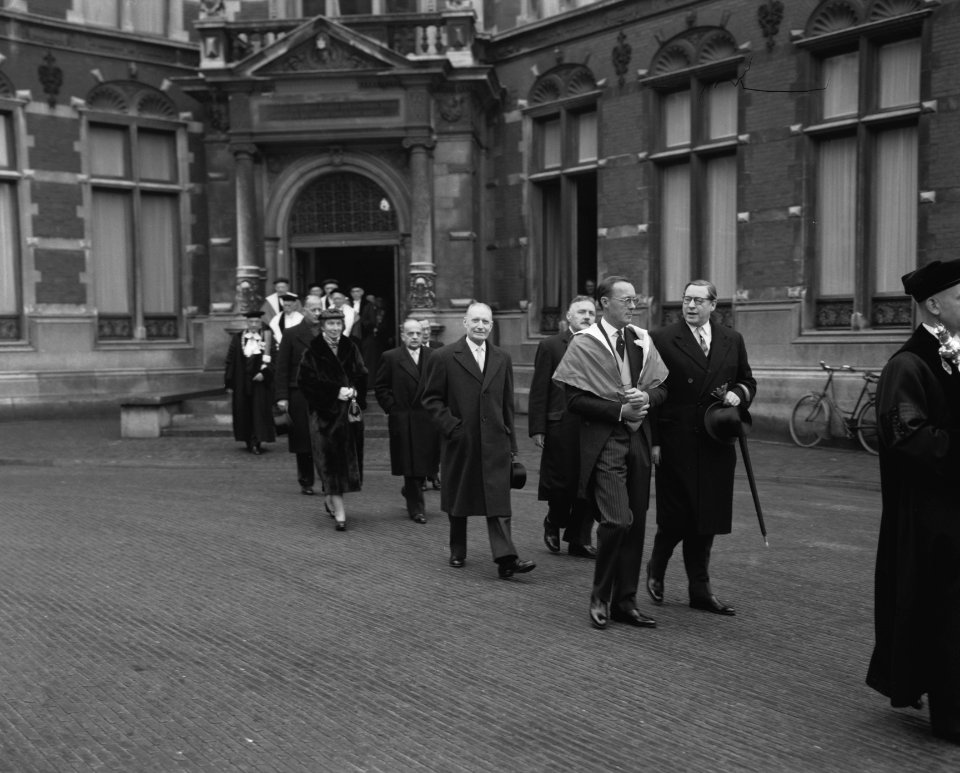 Diesviering van de Rijksuniversiteit te Utrecht, Prins Bernhard in de stoet van , Bestanddeelnr 911-1206