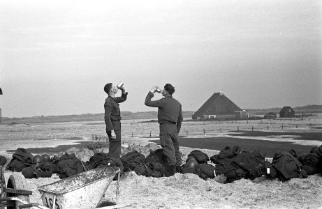 Dijkdichting op Schiermonnikoog door landmacht (200 man), Bestanddeelnr 913-5486