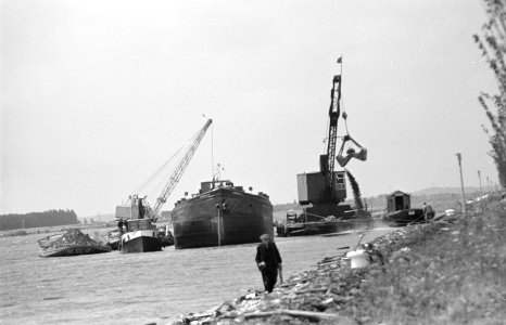 Dijk Noordzeekanaal wordt verstevigd, Bestanddeelnr 912-8379
