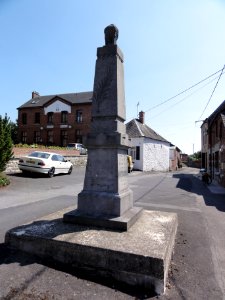 Dimont (Nord, Fr) monument aux morts