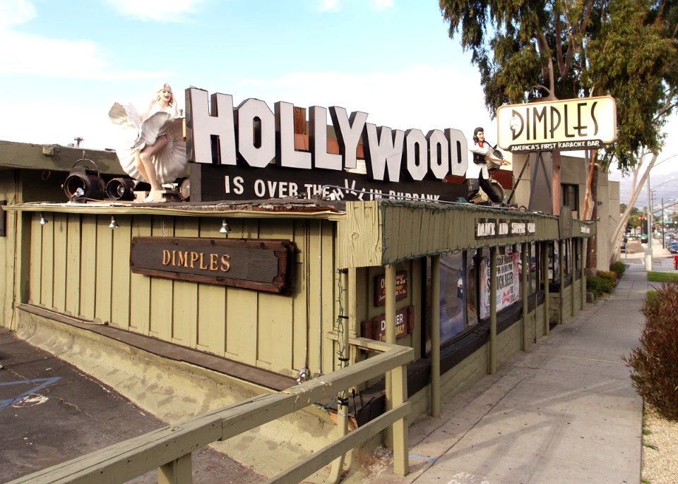 Dimples on Olive Ave Burbank 2014-02-25