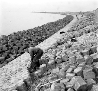 Dijk van Zuidoostpolder bij Kampen, Bestanddeelnr 904-2477 photo