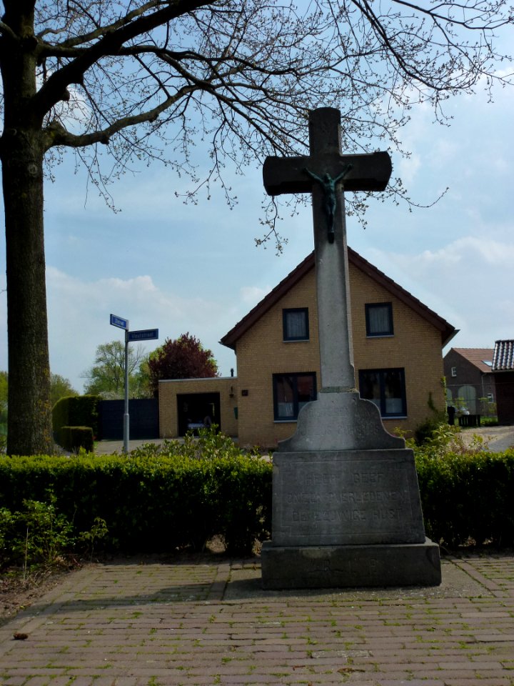 Dieteren (Echt-Susteren) wegkruis Vleutstraat-Zilstraat
