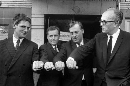 Dimitri Frenkel Frank, Rinus Ferdinandusse, Jan Blokker en Leen Timp (regisseur), Bestanddeelnr 919-6858