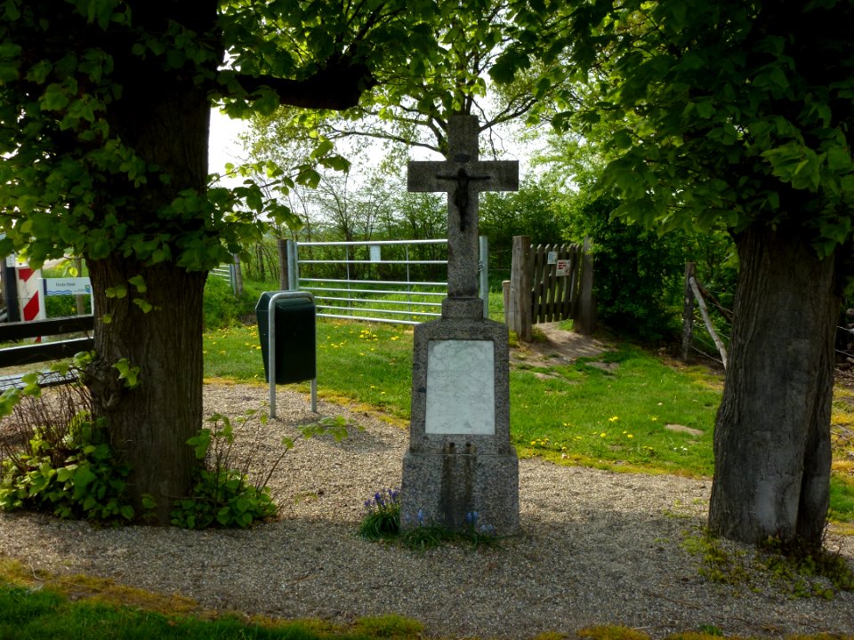 Dieteren (Echt-Susteren) wegkruis aan Rode Beek