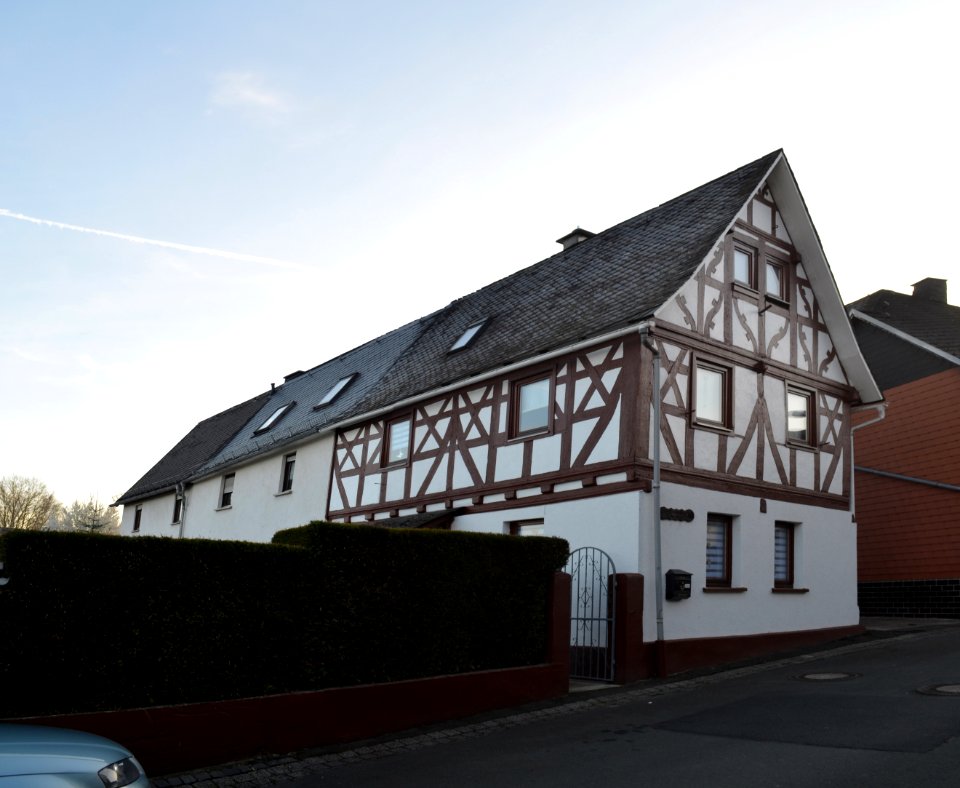 Dietkirchen, Lahnstraße 18