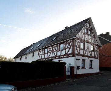 Dietkirchen, Lahnstraße 18