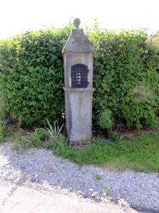 Dompierre-sur-Helpe (Nord, Fr) Sassogne, oratoire St.Etton A