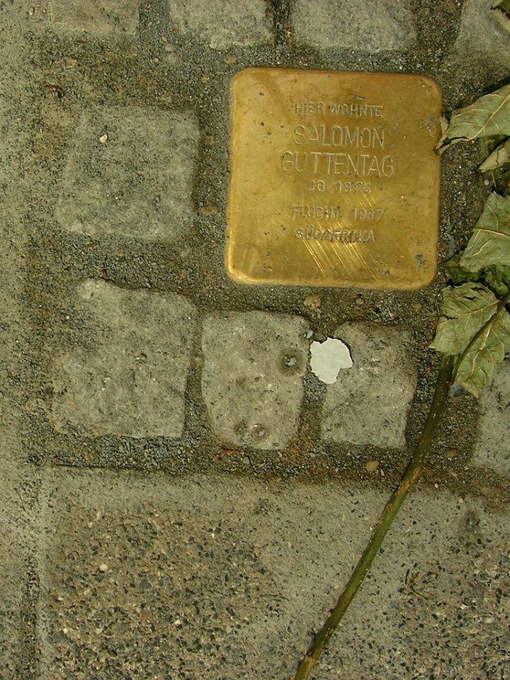 Domplatz 5 Eichstätt -Stolperstein Guttentag (1)