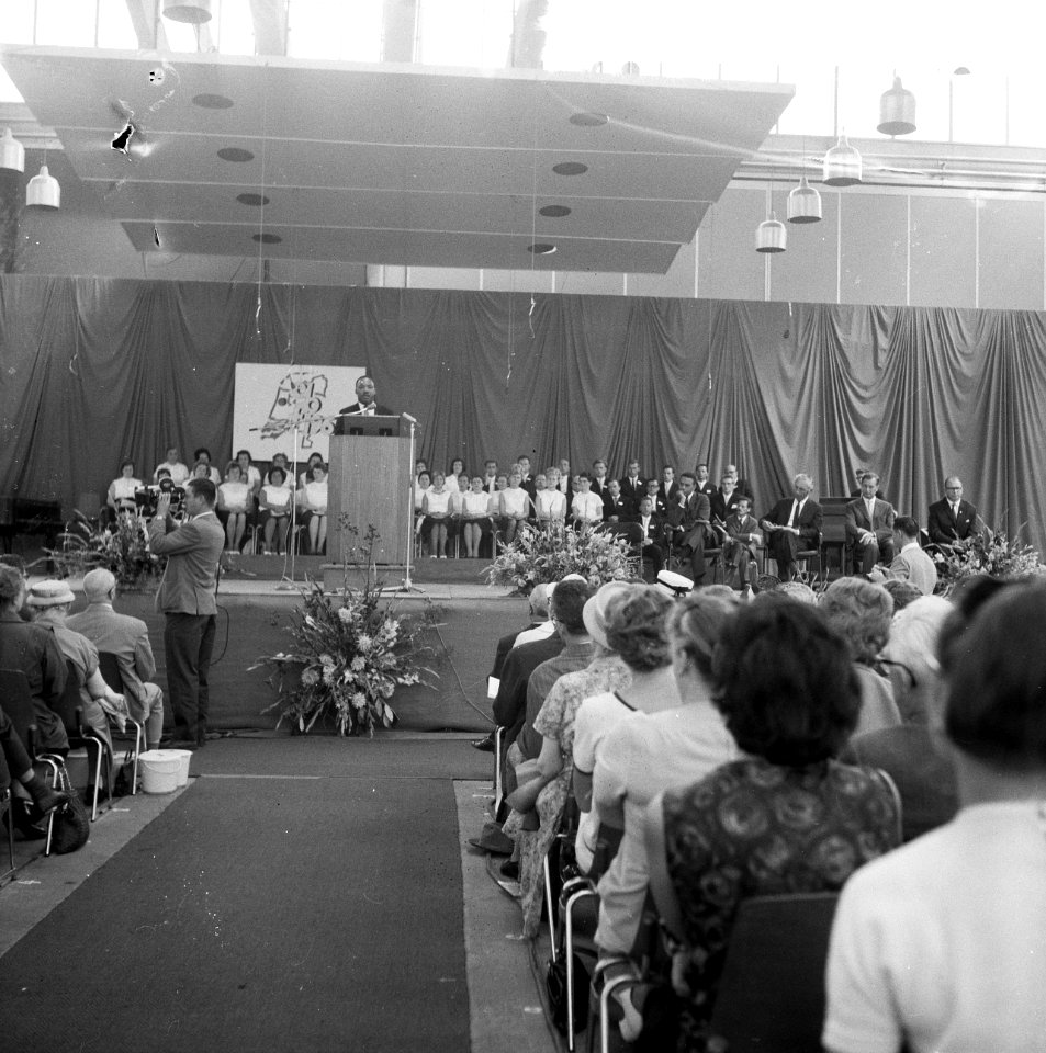 Dominee Martin Luther King in de RAI Amsterdam, toespraak Baptisten, Bestanddeelnr 916-7752