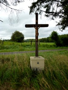 Dommery (Ardennes) croix de chemin D27 ouest