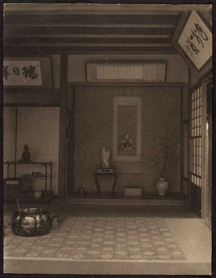 Domestic Interior in Japan by Adolf de Meyer 1900-1910