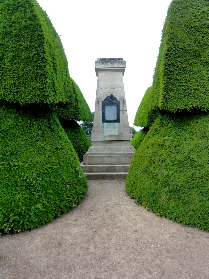 Dommiers (Aisne) monument aux morts