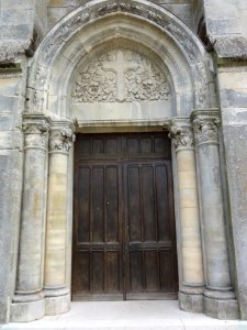 Dommiers (Aisne) église, portail