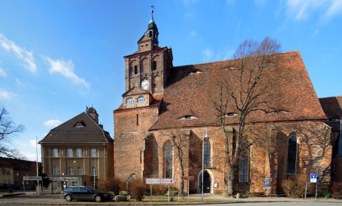 Dommitzscher Sankt Marienkirche nebst Rathaus 2015