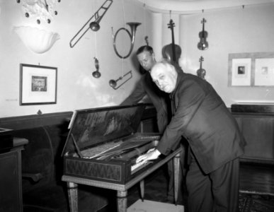 Donderdagmiddag heeft de voorzitter van het Concertgebouw te Amsterdam, mr. J.W., Bestanddeelnr 907-8254