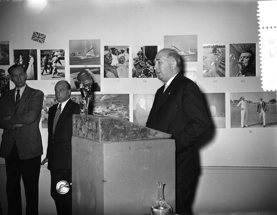 Diner tentoonstelling enz. Vereniging van Fotojournalist World Press foto 1955, Bestanddeelnr 907-4793