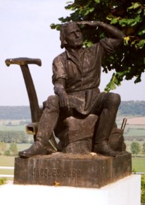 Domrémy, statue Jacques d'Arc, père de Jeanne d'Arc photo