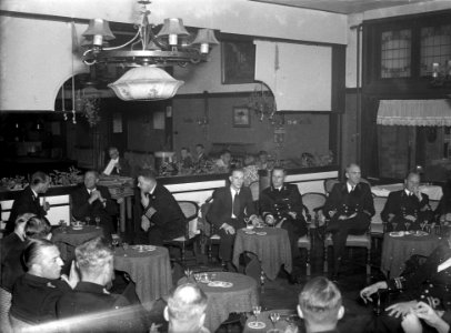 Diner marine-officieren, Bestanddeelnr 902-3256
