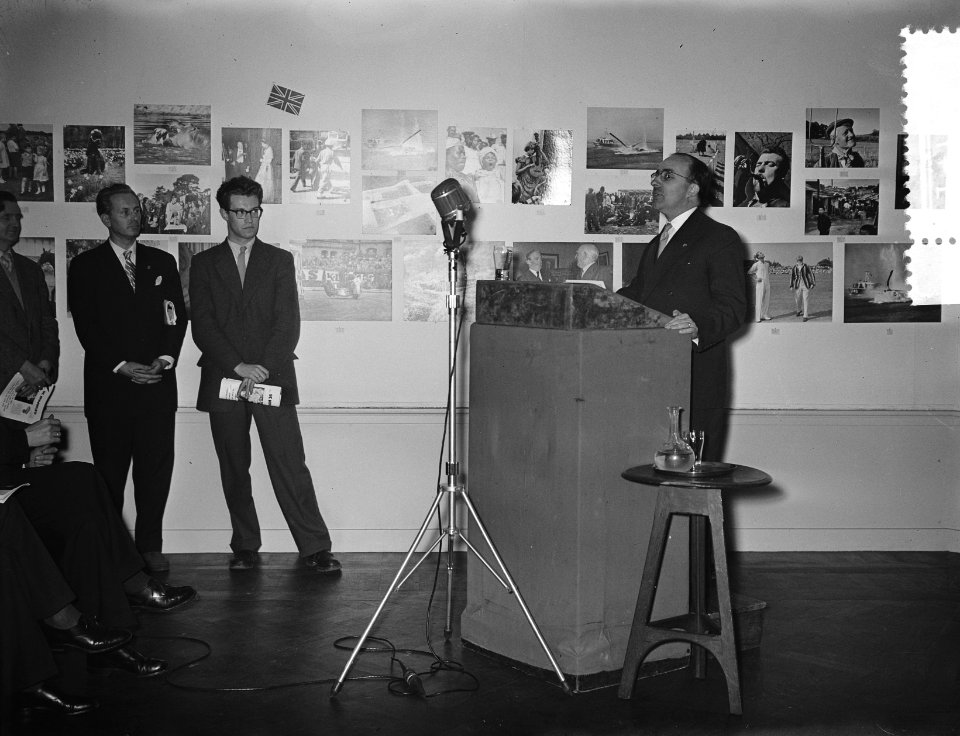Diner tentoonstelling enz. Vereniging van Fotojournalist World Press foto 1955, Bestanddeelnr 907-4794