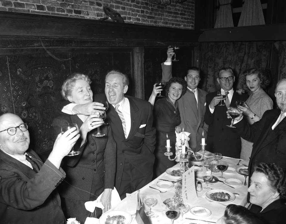 Diner tentoonstelling enz. Vereniging van Fotojournalist World Press foto 1955, Bestanddeelnr 907-4801