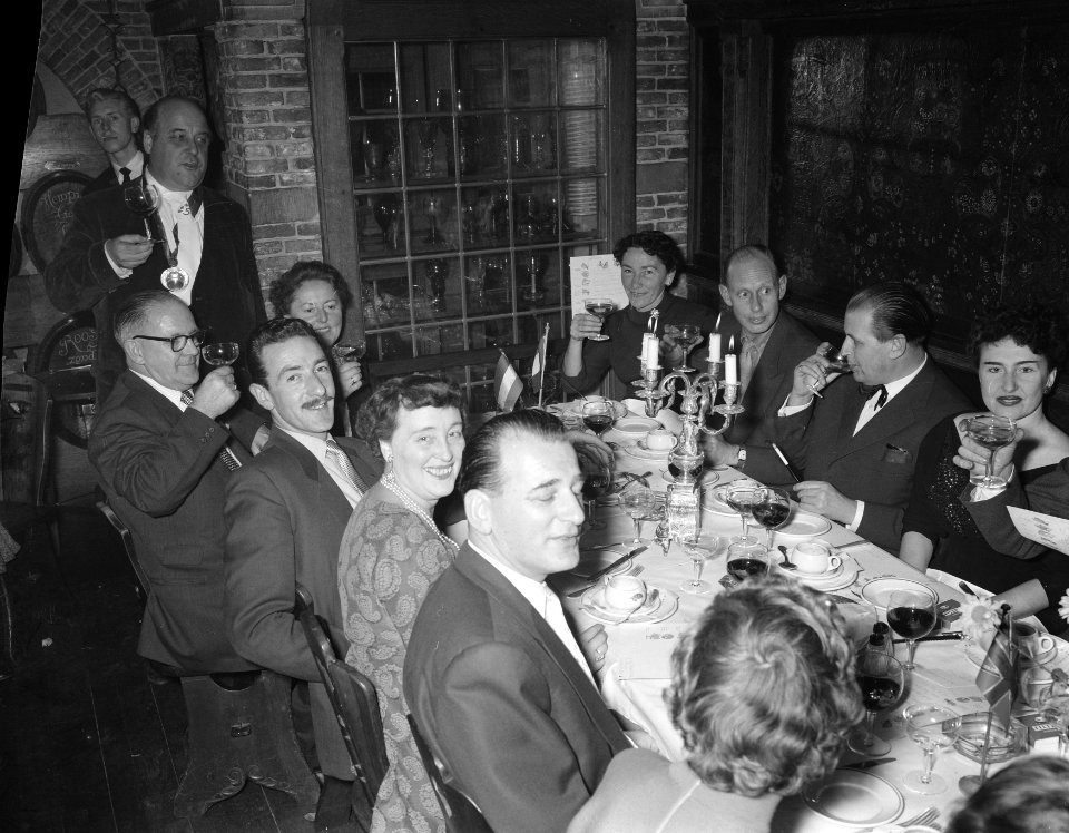 Diner tentoonstelling enz. Vereniging van Fotojournalist World Press foto 1955, Bestanddeelnr 907-4798