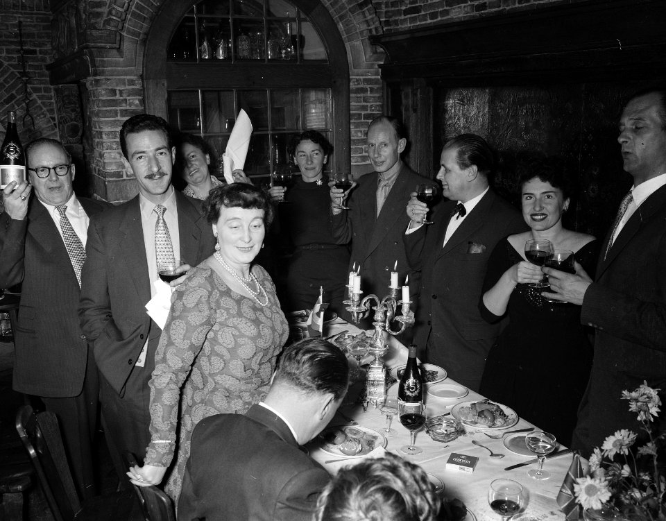 Diner tentoonstelling enz. Vereniging van Fotojournalist World Press foto 1955, Bestanddeelnr 907-4781