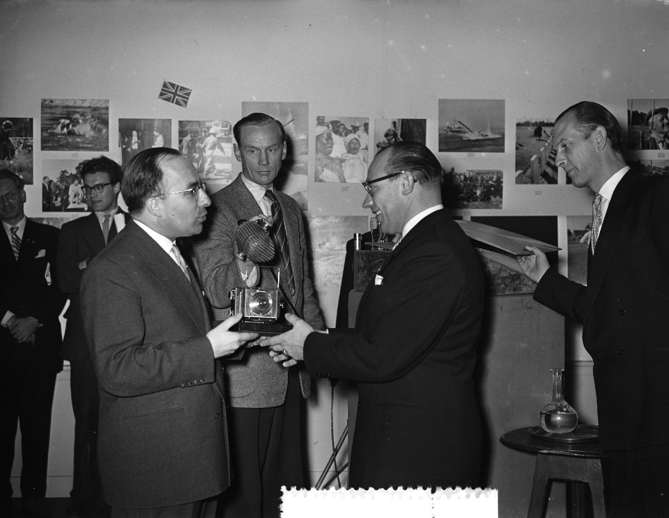 Diner tentoonstelling enz. Vereniging van Fotojournalist World Press foto 1955, Bestanddeelnr 907-4788
