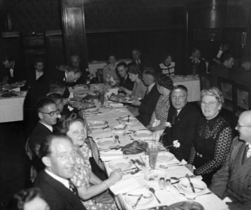 Diner in De Kroon Blauw-wit, Bestanddeelnr 902-7819