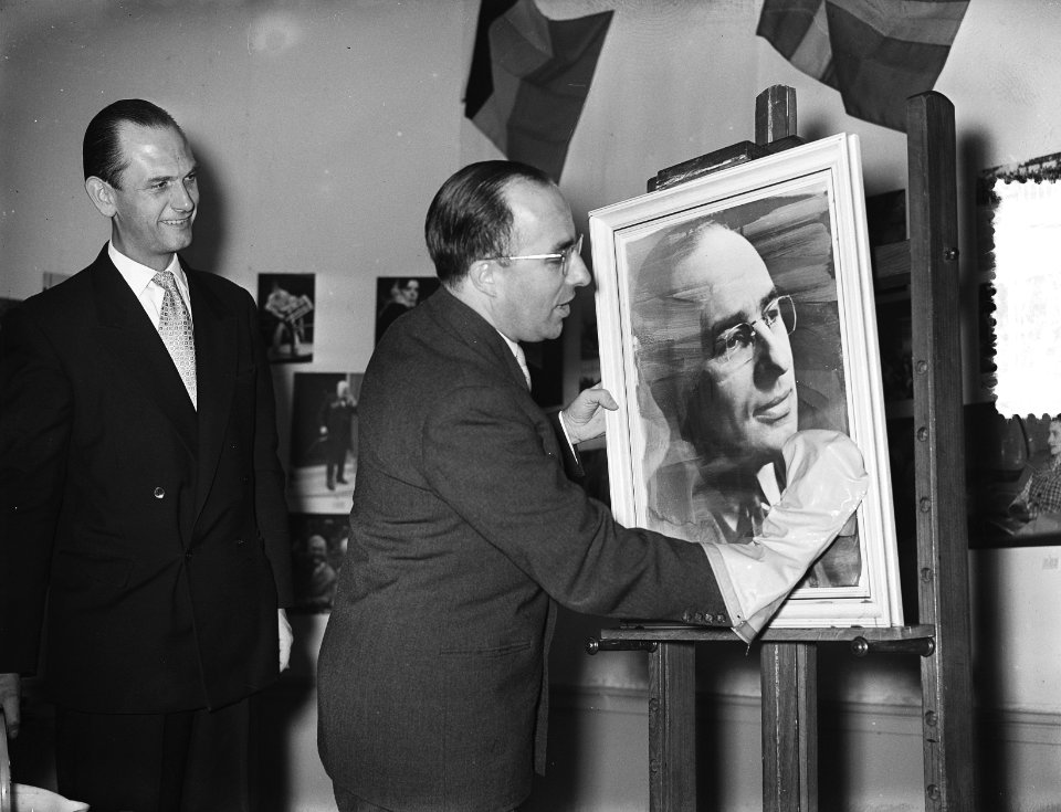 Diner tentoonstelling enz. Vereniging van Fotojournalist World Press foto 1955, Bestanddeelnr 907-4783
