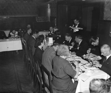 Diner in De Kroon Blauw-wit, Bestanddeelnr 902-7816