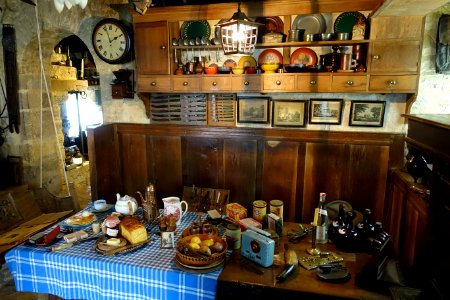 Dining room - Snowshill Manor - Gloucestershire, England - DSC09625