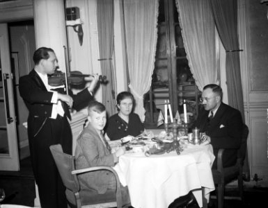 Diner directie Pays Bas te Utrecht, Bestanddeelnr 903-1613