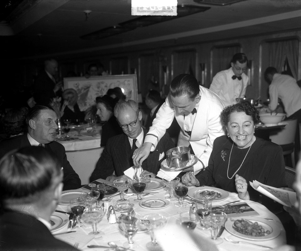 Diner Buitenlandse Persvereniging aan de Westerdam. Toespraak Minister Stikker, Bestanddeelnr 903-7954